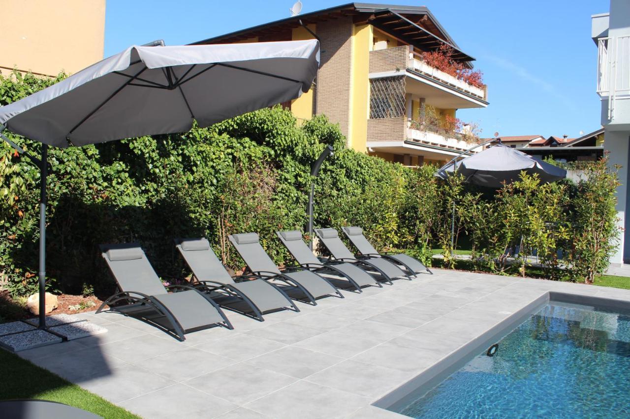 Villa Karolina เดเซนซาโนเดลการ์ดา ภายนอก รูปภาพ