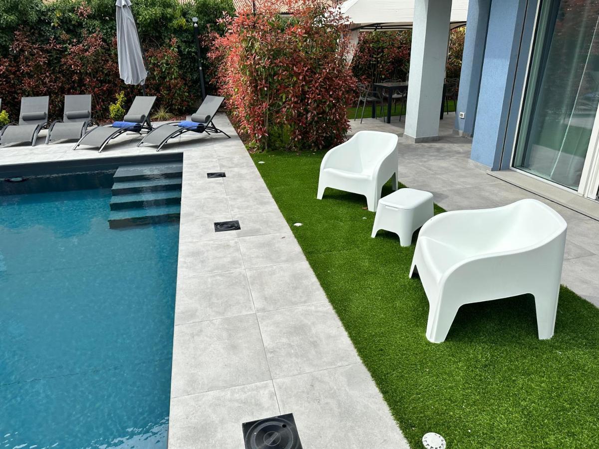 Villa Karolina เดเซนซาโนเดลการ์ดา ภายนอก รูปภาพ