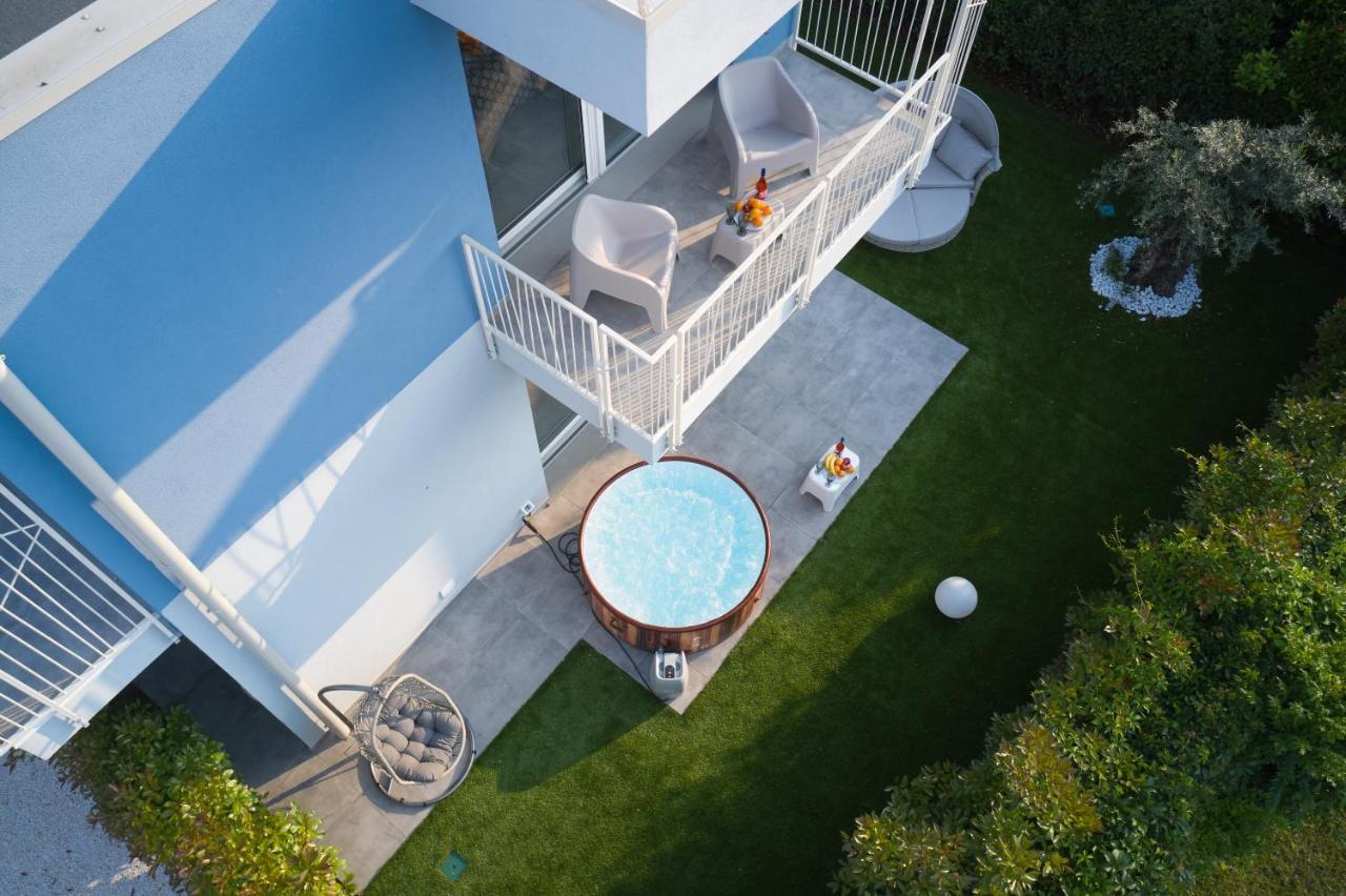 Villa Karolina เดเซนซาโนเดลการ์ดา ภายนอก รูปภาพ